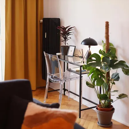 Flora - Mtp & Park Wilsona Apartment *